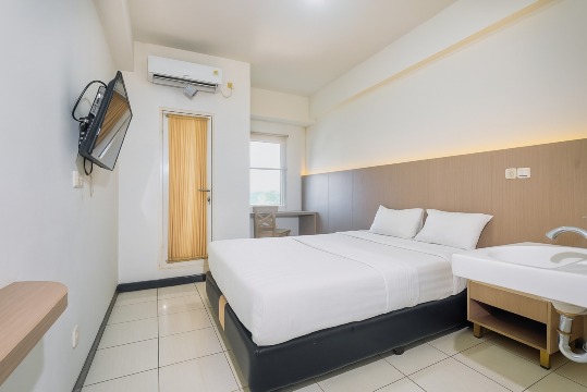 Quintessa Room at Candiland Apartement #5