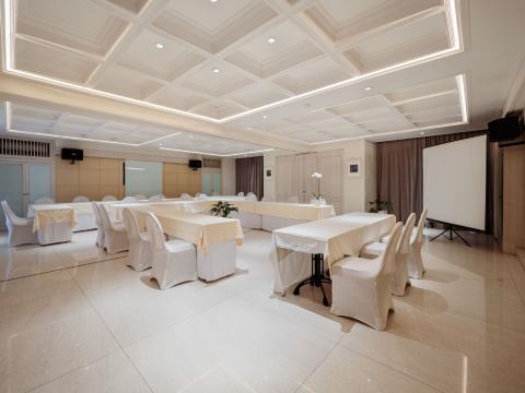 Alron Hotel Kuta Powered by Archipelago #5