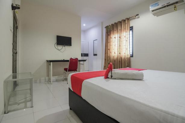 RedDoorz Syariah Near Jamtos Jambi