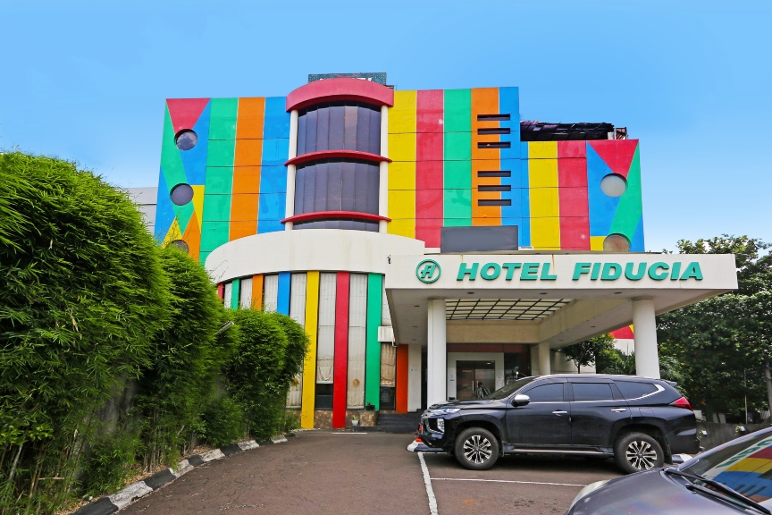 Super OYO Townhouse Oak Hotel Fiducia Serpong