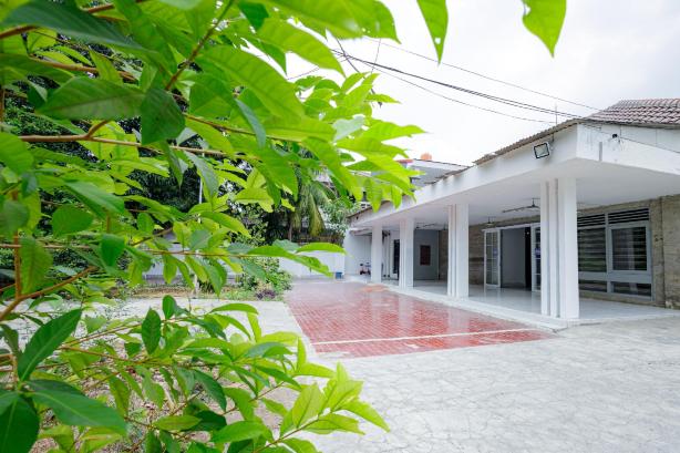 RedDoorz Near Jalan Cikini #5