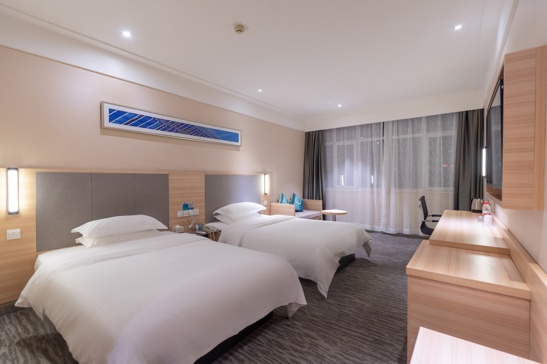 Linhai Hotel (Urumqi Zhonggonggong Subway Station)