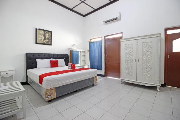 RedDoorz Plus @ Taman Siswa 3