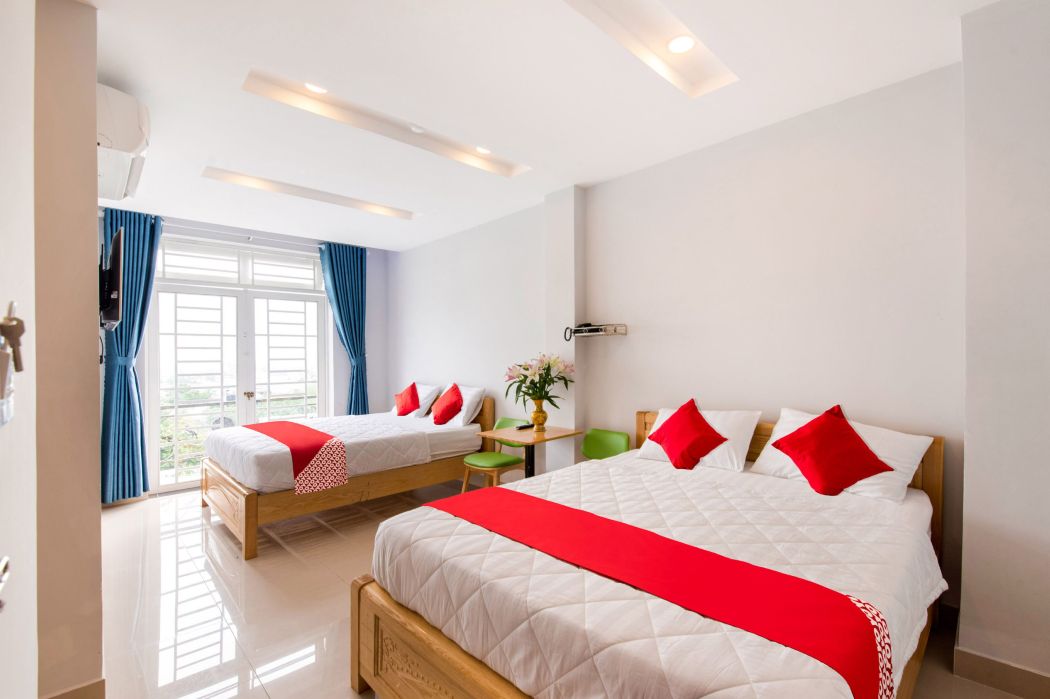 Hotel O S Homestay Premium