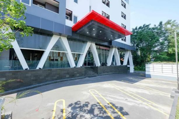 RedDoorz Apartment Near Exit Toll Colomadu #5
