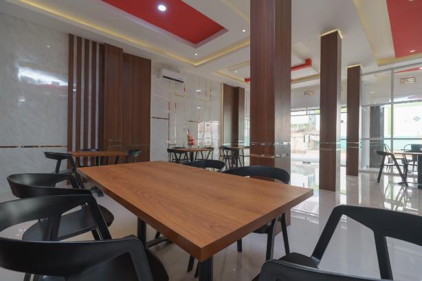 RedDoorz Plus at Grand Tara Homestay Palembang #5