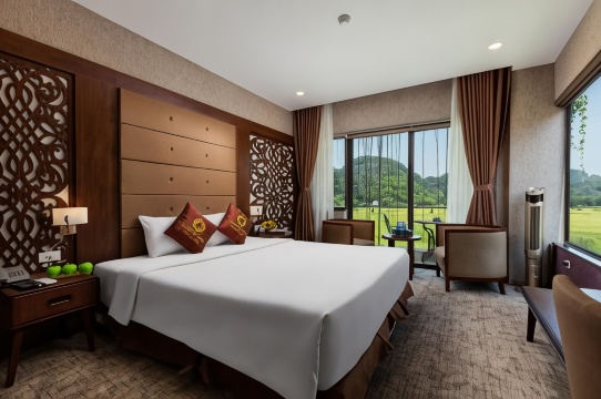 Liberty Hall Tam Coc Hotel & Villa