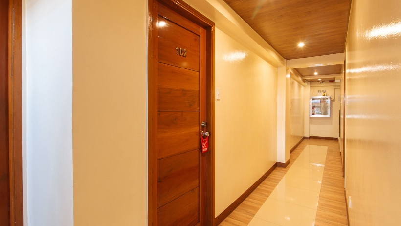 RedDoorz Plus near Uptown BGC Mall #5