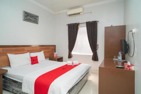 RedDoorz Syariah Near Tugu Dodol Kandangan