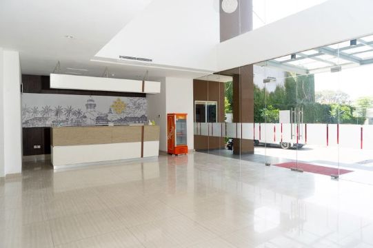 Lynn Hotel Serang #5