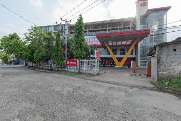 RedDoorz Syariah Near Alun-Alun Pelabuhan Ratu