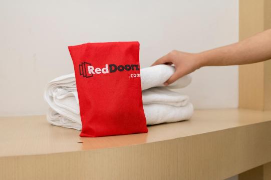 RedDoorz Hostel @ Manado Green Hostel #5