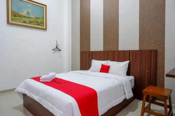 RedDoorz Near Stasiun Purwosari