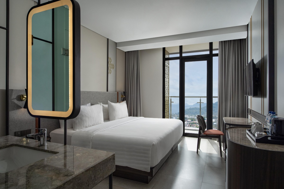 Hotel Santika Premiere Padang