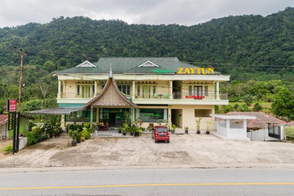 RedDoorz Syariah Near Hot Water Boom Solok Selatan