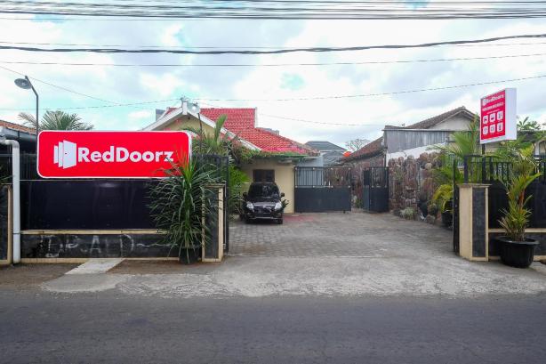 RedDoorz Near Candi Ratu Boko 2 #5