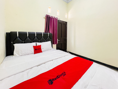 RedDoorz Syariah near Alun Alun Wonosobo 4