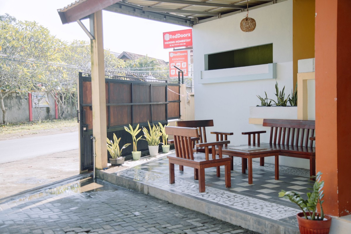 RedDoorz @ Hening Homestay #5
