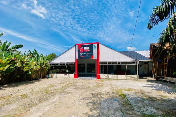 RedDoorz Syariah near RSU Sylvani Binjai