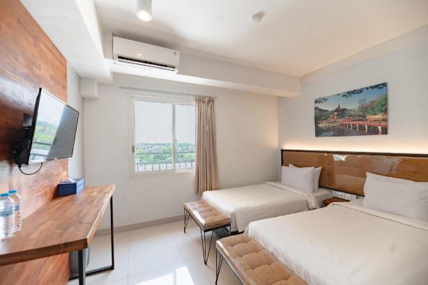 De La Charis Hotel By Waringin Hospitality