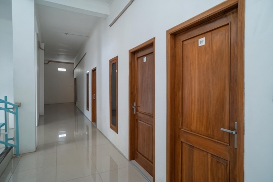 RedDoorz Near RS Mitra Keluarga Waru #5