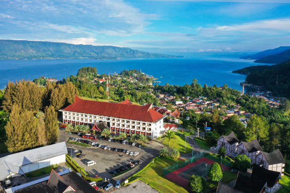 Niagara Hotel Lake Toba & Resorts