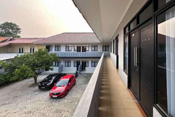 RedDoorz near Maulana Yusuf Stadium Serang