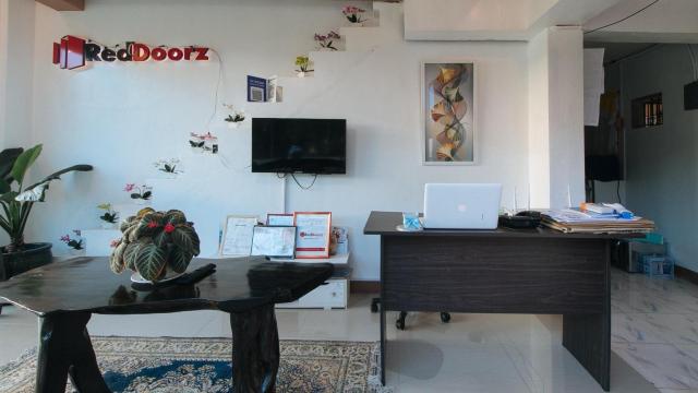 Reddoorz Plus near Municipality of Luisiana Laguna #5