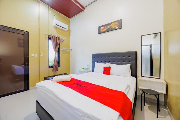 RedDoorz Near Dr Oen Solo Baru Hospital