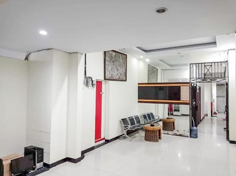 Agnes Residence Near Blok M Mitra RedDoorz #5