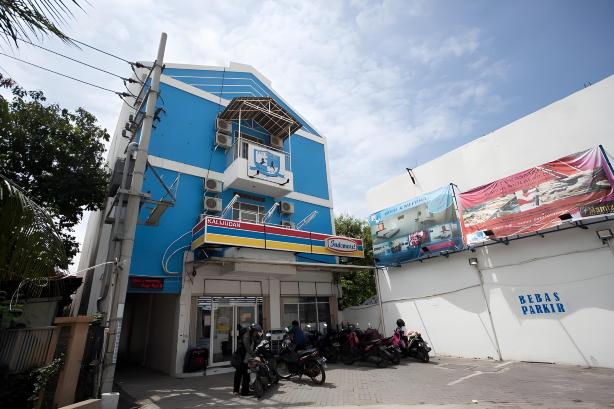 RedDoorz Plus Near Galaxy Mall
