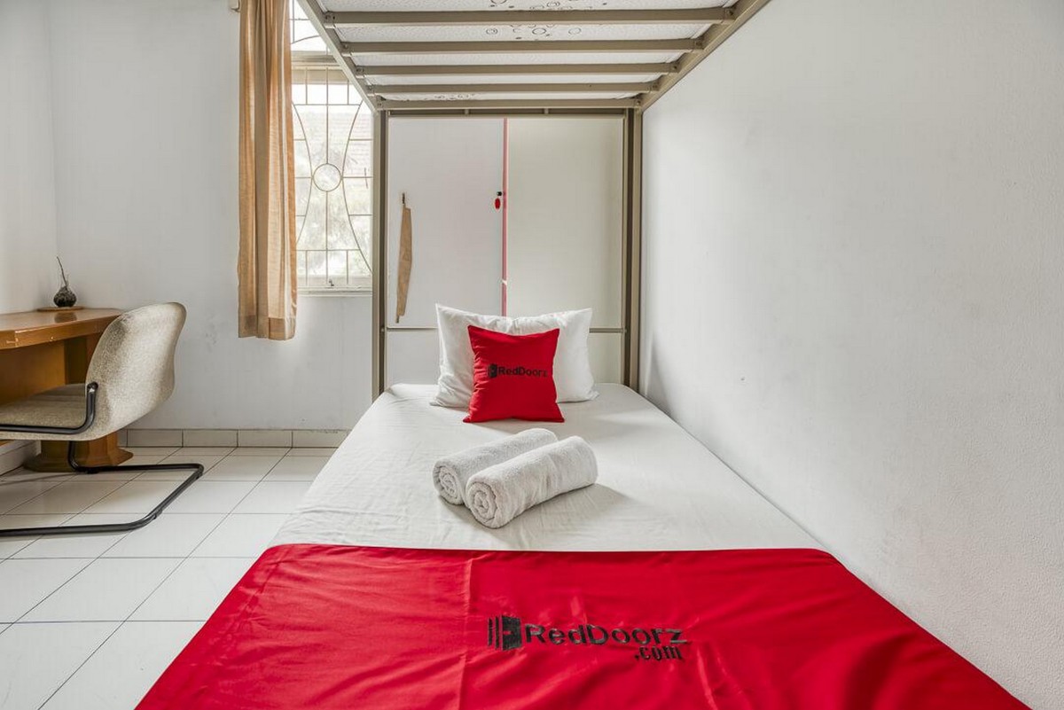 RedDoorz Hostel @ Feliz Noche Cengkareng #5