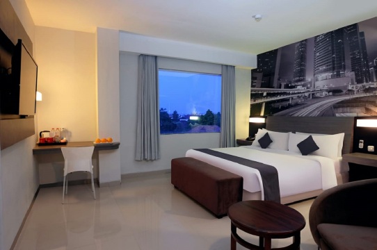 Hotel Neo Candi Simpang Lima - Semarang by Aston #5