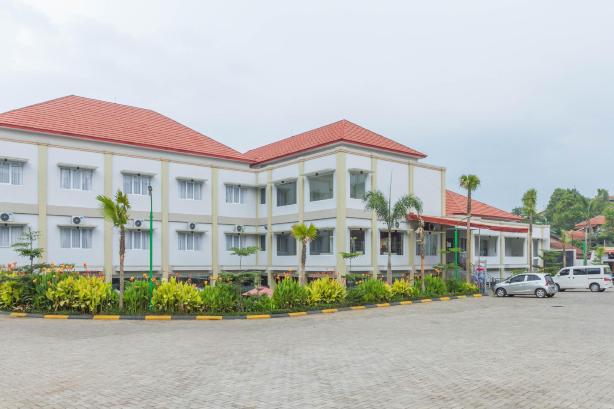RedDoorz Plus Near Jatinangor Town Square 2