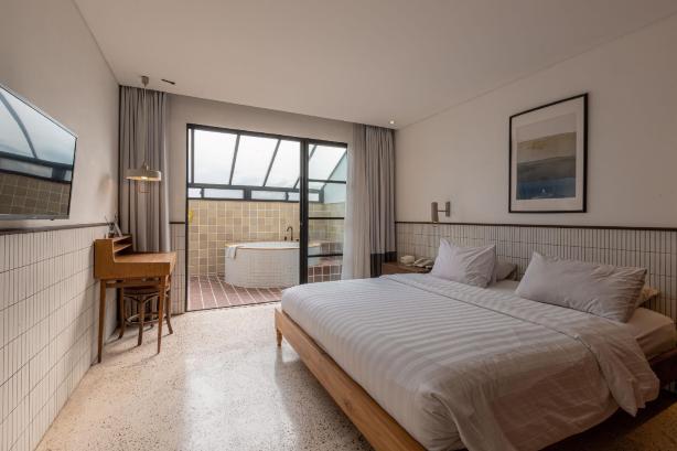 Blackbird Hotel