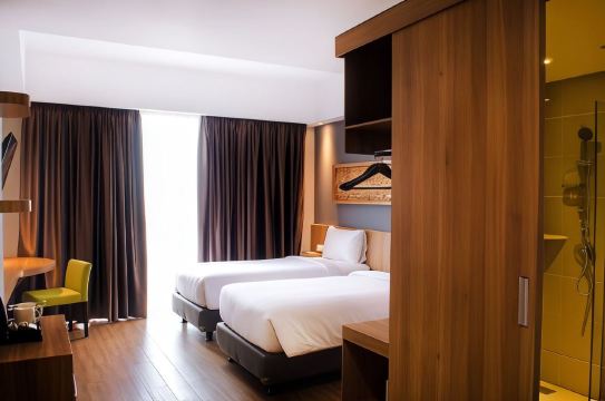 Ayola First Point Hotel