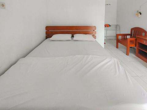 RedDoorz Near Pamugaran Beach Pangandaran