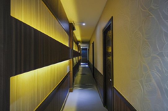 RedDoorz Plus near Gold Coast Ferry Terminal Batam #5