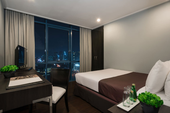 Astoria Plaza #5