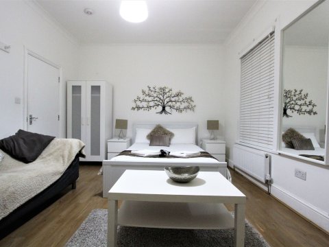 Leyton Rooms