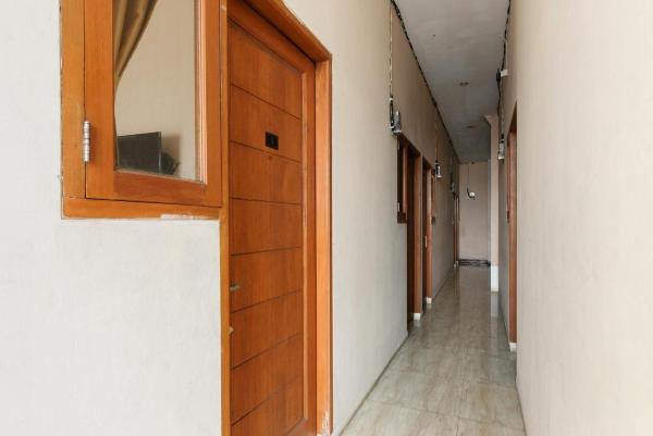 RedDoorz Near Cipinang Indah Mall #5