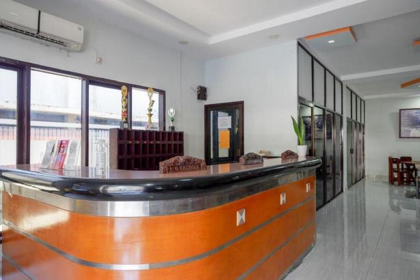 Hotel Magellona Makassar Mitra RedDoorz #5