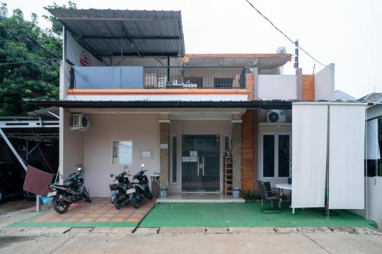 RedDoorz Syariah Near Kota Cinema Mall Jatiasih #5