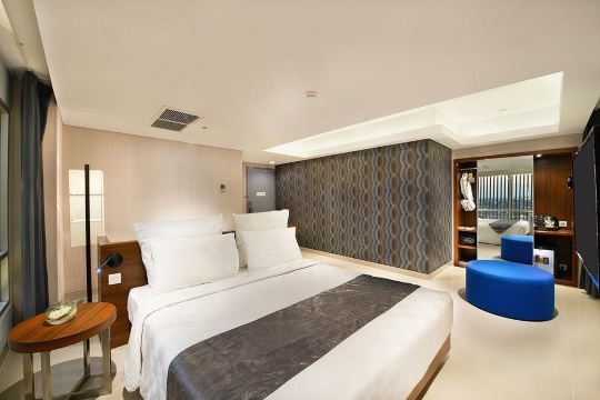 Crown Prince Hotel Surabaya Managed by Midtown Indonesia #5
