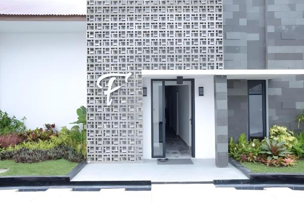 RedDoorz Plus Near Unimed Medan #5