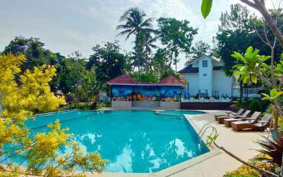 Chevilly Resort & Camp #5