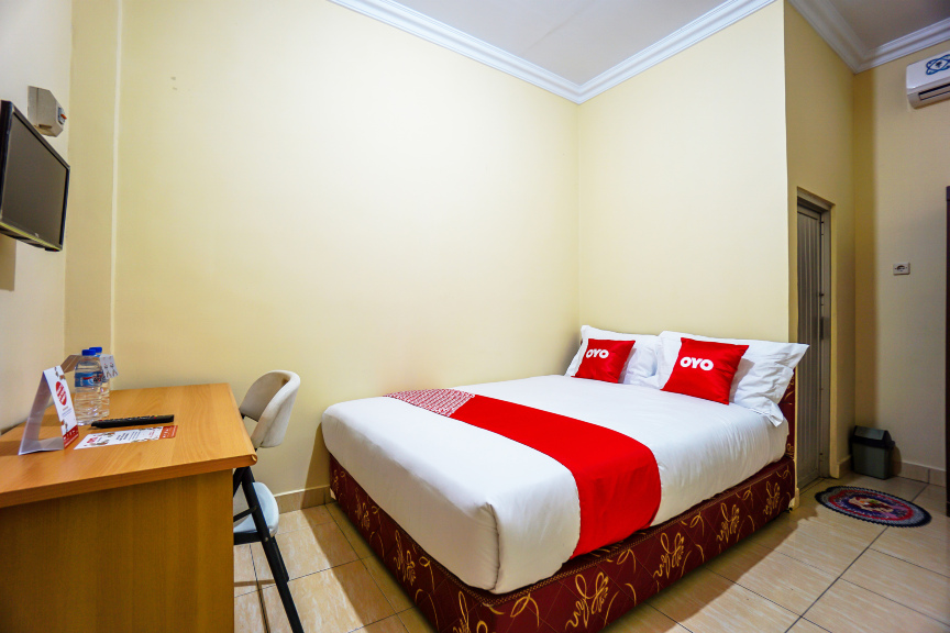 OYO 1720 A2b Residence