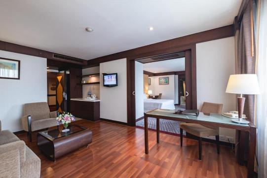 Zenith Sukhumvit Hotel #5