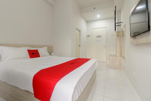 RedDoorz Apartment @ Dramaga Tower