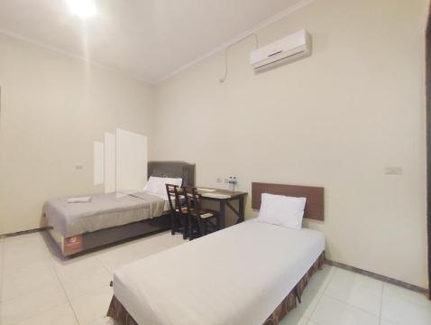 Mutiara Residence Near Simpang Lima Mitra RedDoorz